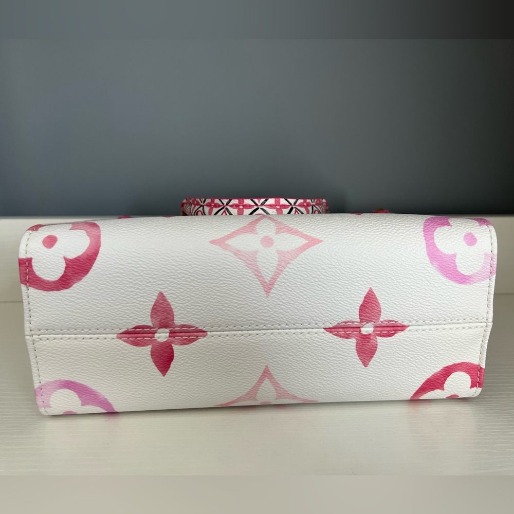 Louis Vuitton Monogram Giant By The Pool 2.0 On The Go PM Pink - Picture 7 of 14